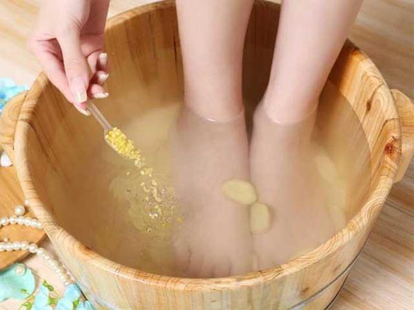 Vì sao bệnh gout thường gây đau vào ban đêm?